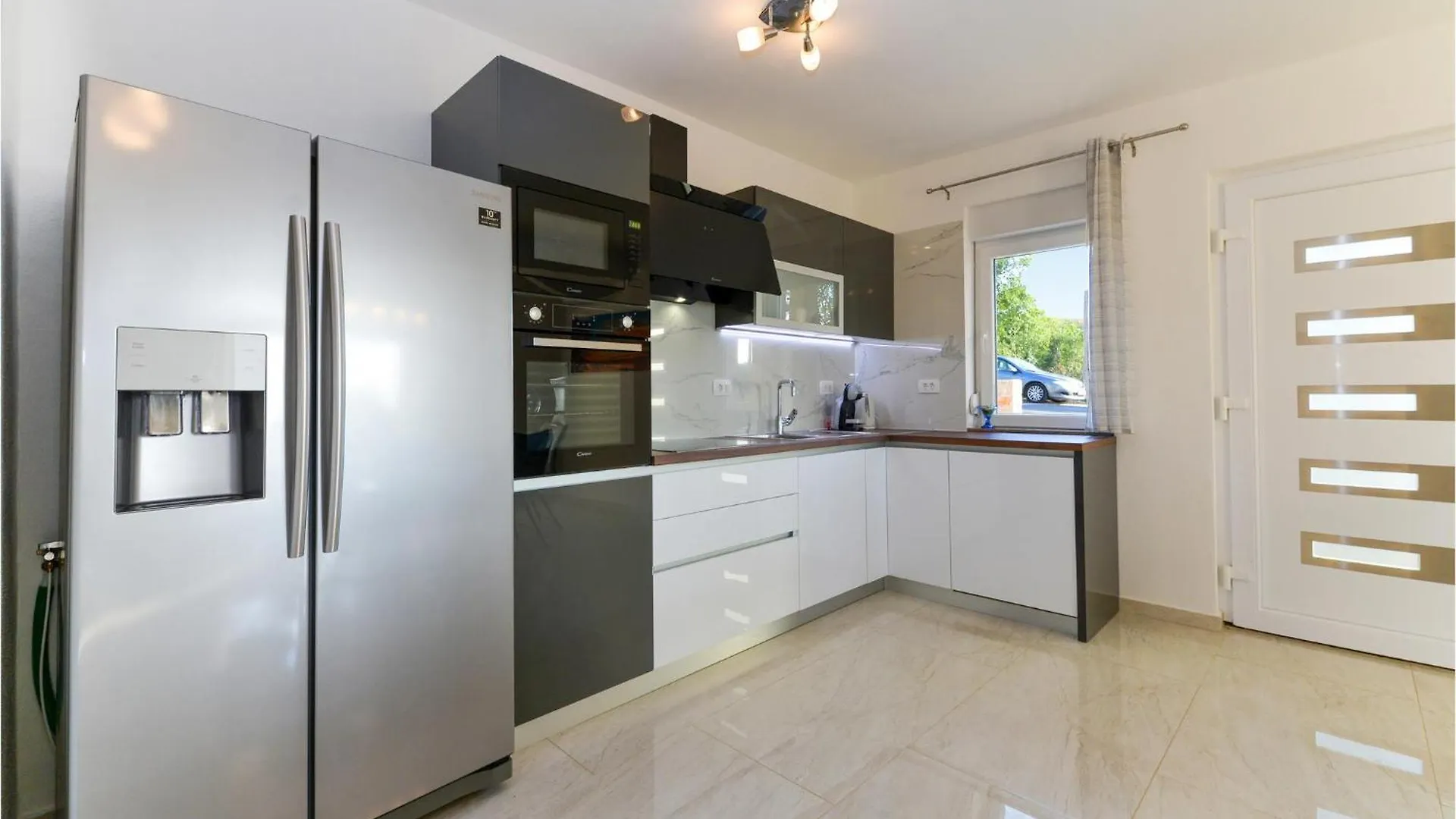 4 Bedroom Cozy Home In Rovanjska 0*,  Croatia