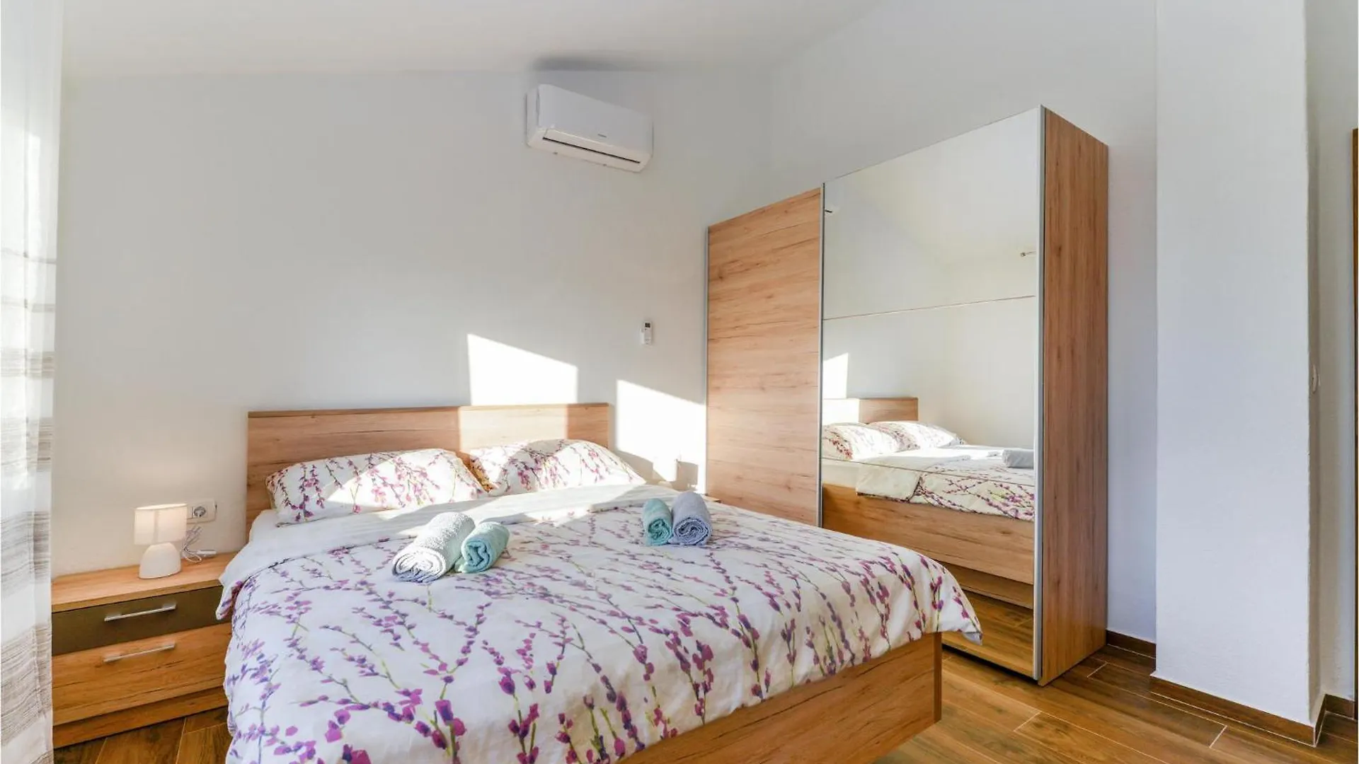 4 Bedroom Cozy Home In Rovanjska Croatia