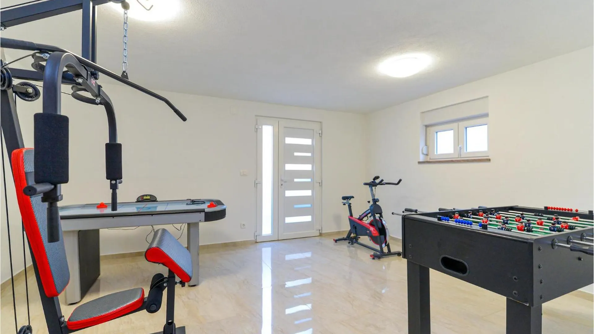4 Bedroom Cozy Home In Rovanjska 0*,  Chorvatsko
